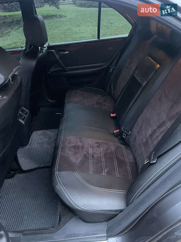 Седан Mercedes-Benz E-Class 1999 в Кривом Роге