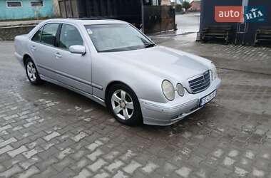 Седан Mercedes-Benz E-Class 2001 в Хотині