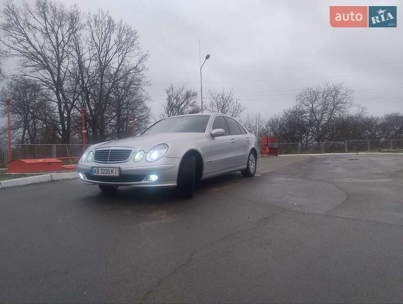 Mercedes-Benz E-Class 2002