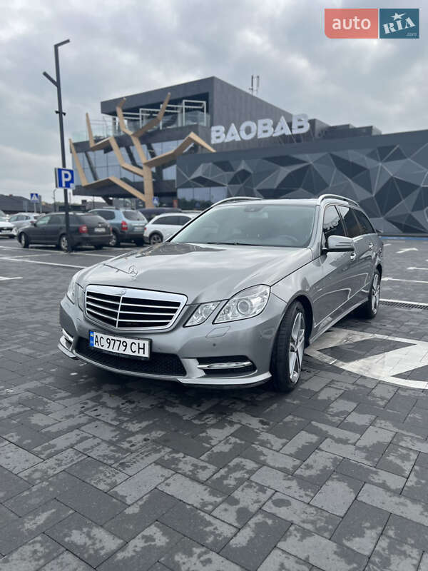 Mercedes-Benz E-Class 2011 Mercedes-Benz E-Class 2011