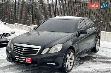 Седан Mercedes-Benz E-Class 2009 в Киеве