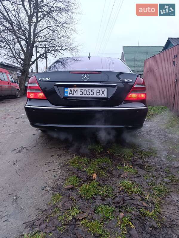 Mercedes-Benz E-Class 2004