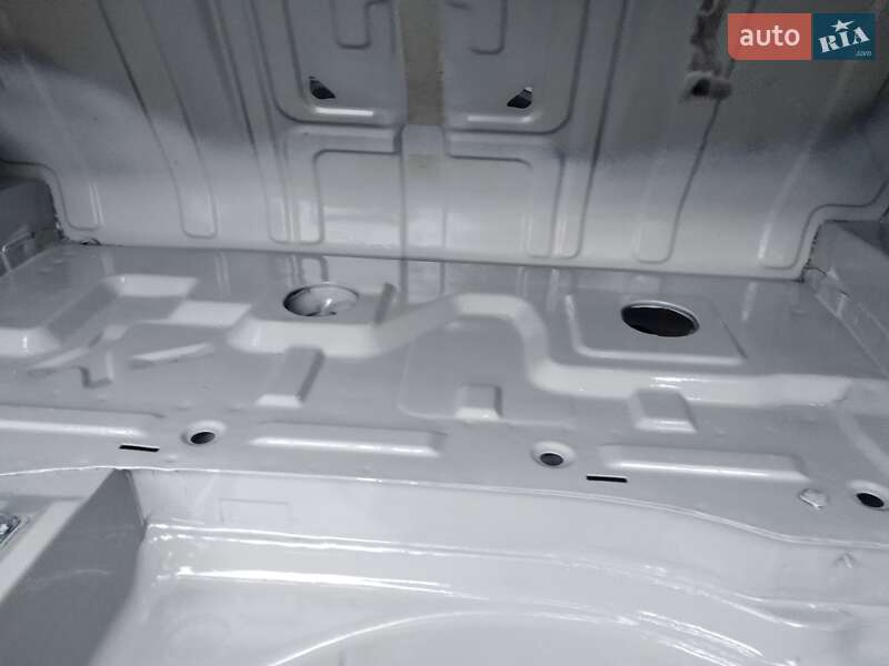 Седан Mercedes-Benz E-Class 1996 в Львові