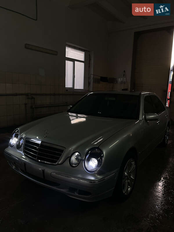 Mercedes-Benz E-Class 1999