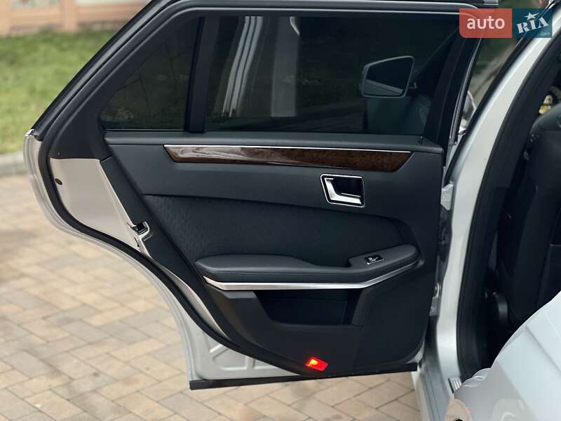 Универсал Mercedes-Benz E-Class 2012 в Ивано-Франковске