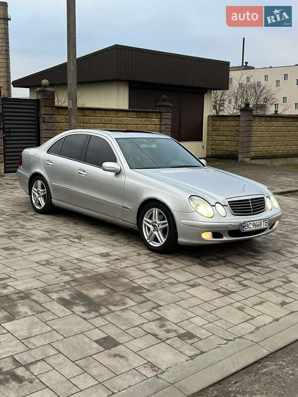 Mercedes-Benz E-Class 2002 Mercedes-Benz E-Class 2002