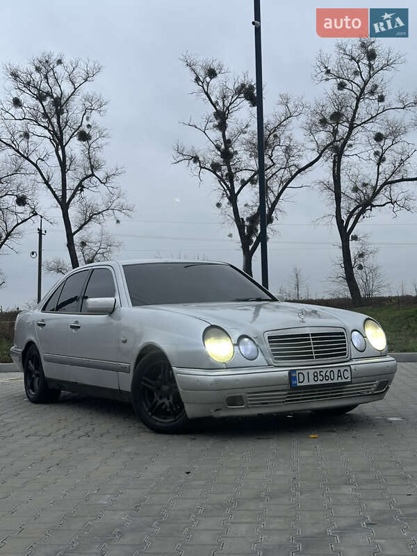 Mercedes-Benz E-Class 1997
