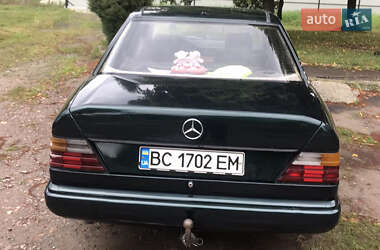 Седан Mercedes-Benz E-Class 1988 в Львові
