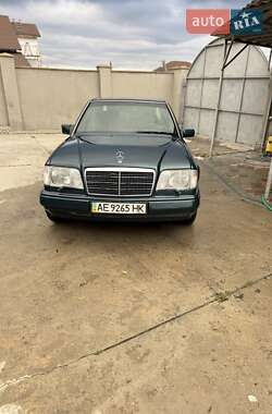 Седан Mercedes-Benz E-Class 1994 в Каменском