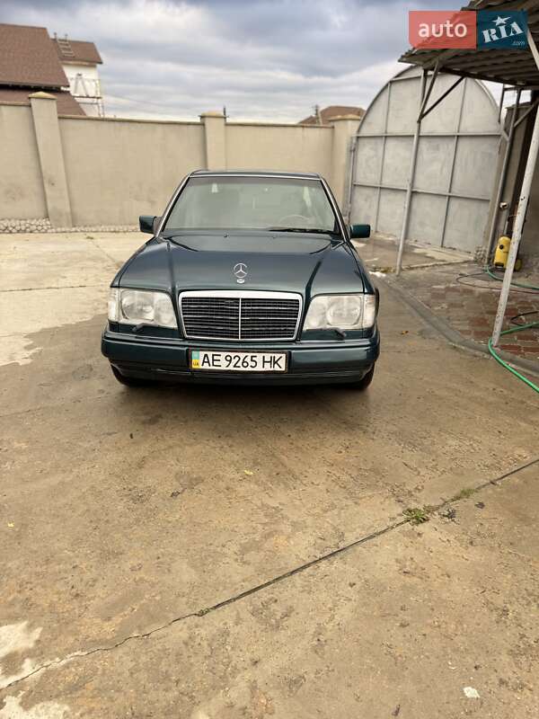 Mercedes-Benz E-Class 1994