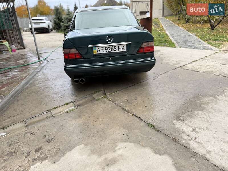 Седан Mercedes-Benz E-Class 1994 в Кам'янському