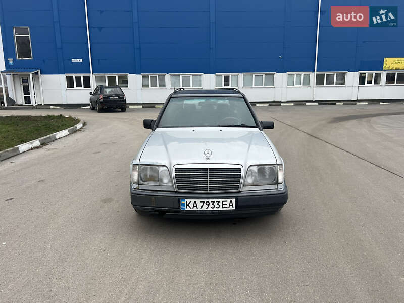 Mercedes-Benz E-Class 1993