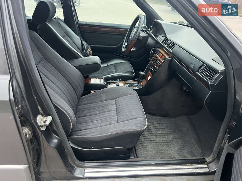 Універсал Mercedes-Benz E-Class 1993 в Богуславі