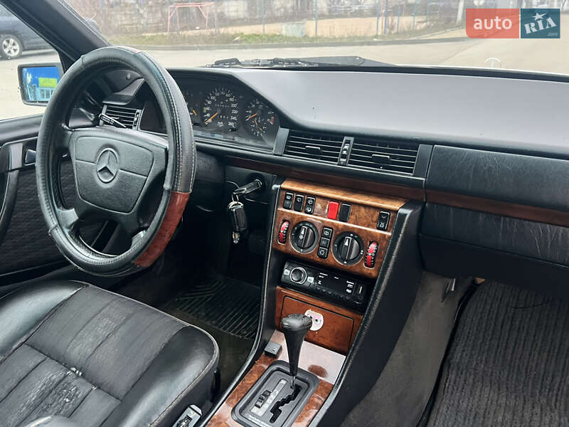 Універсал Mercedes-Benz E-Class 1993 в Богуславі