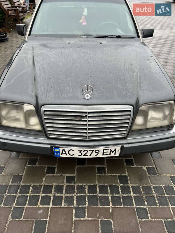 Седан Mercedes-Benz E-Class 1994 в Ровно