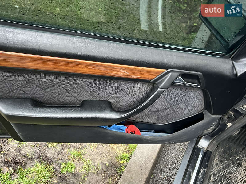 Седан Mercedes-Benz E-Class 1994 в Ровно