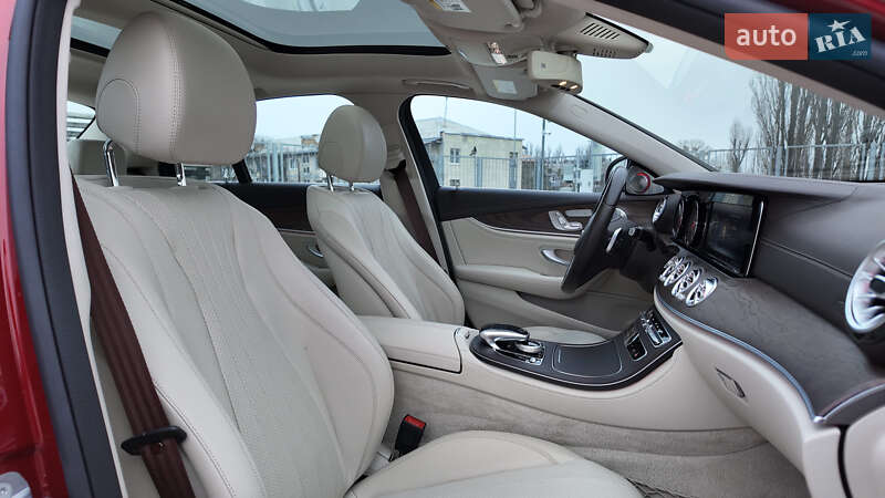 Седан Mercedes-Benz E-Class 2016 в Києві