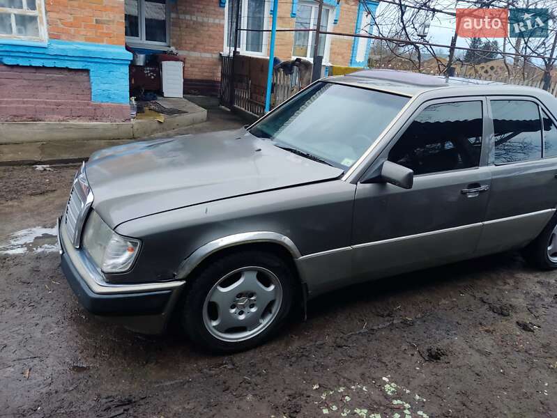 Седан Mercedes-Benz E-Class 1992 в Бердичеві