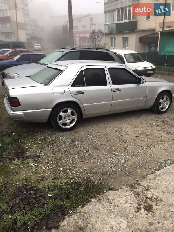 Седан Mercedes-Benz E-Class 1993 в Каменец-Подольском