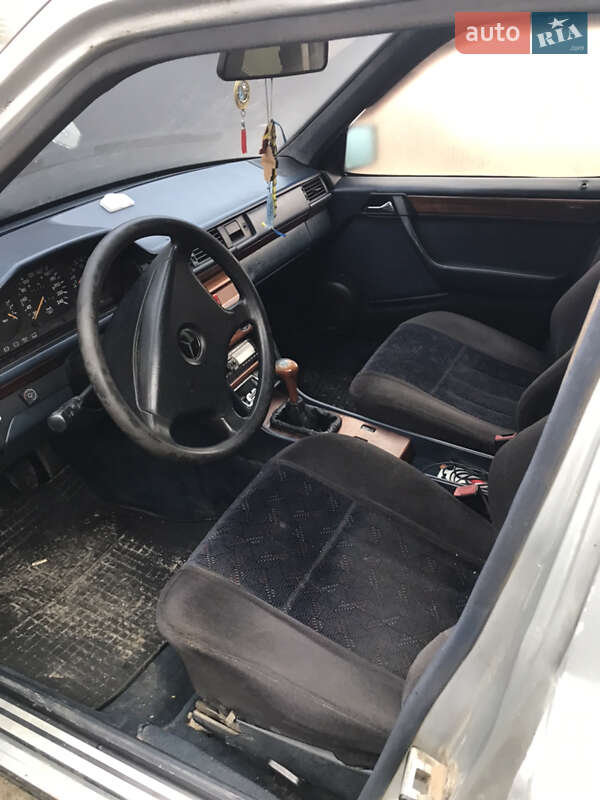 Седан Mercedes-Benz E-Class 1993 в Каменец-Подольском