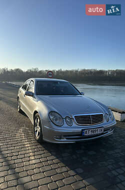 Седан Mercedes-Benz E-Class 2005 в Тлумачі