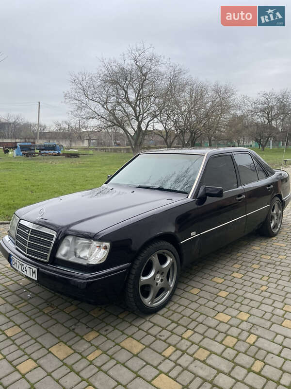 Седан Mercedes-Benz E-Class 1993 в Сарате