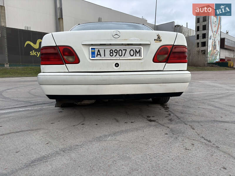 Седан Mercedes-Benz E-Class 1998 в Києві