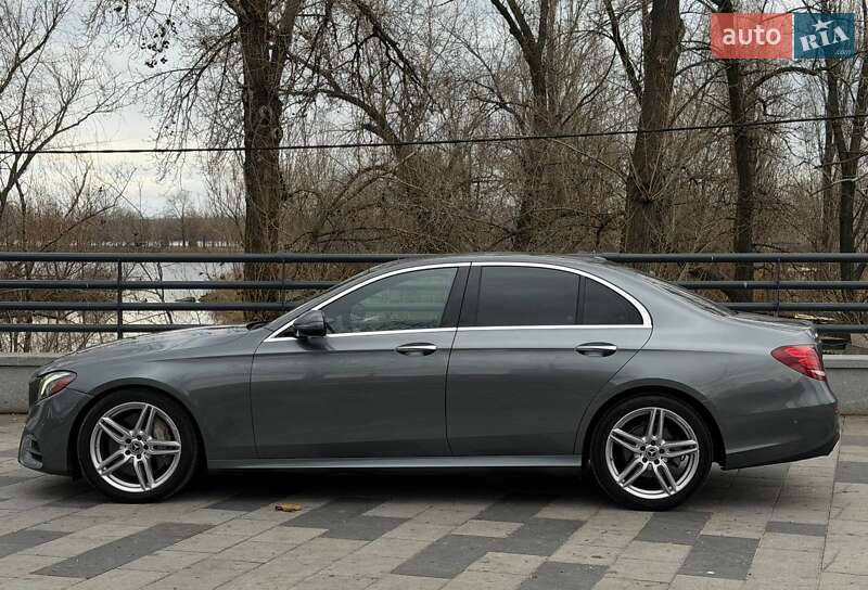 Седан Mercedes-Benz E-Class 2018 в Днепре