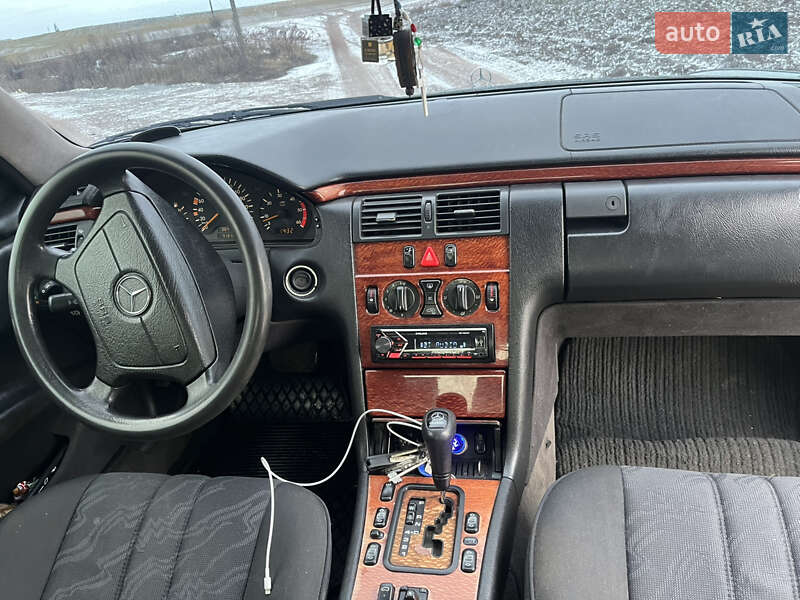 Седан Mercedes-Benz E-Class 1999 в Шептицькому фото 9 Седан Mercedes-Benz E-Class 1999 в Шептицькому
