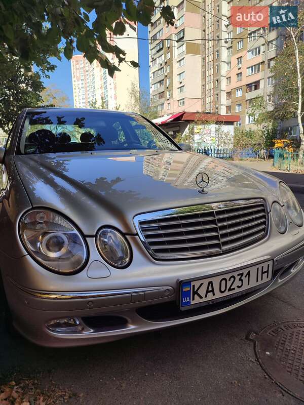 Седан Mercedes-Benz E-Class 2003 в Києві