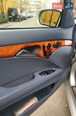Седан Mercedes-Benz E-Class 2003 в Киеве