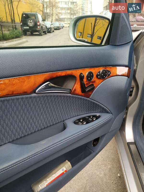 Седан Mercedes-Benz E-Class 2003 в Києві