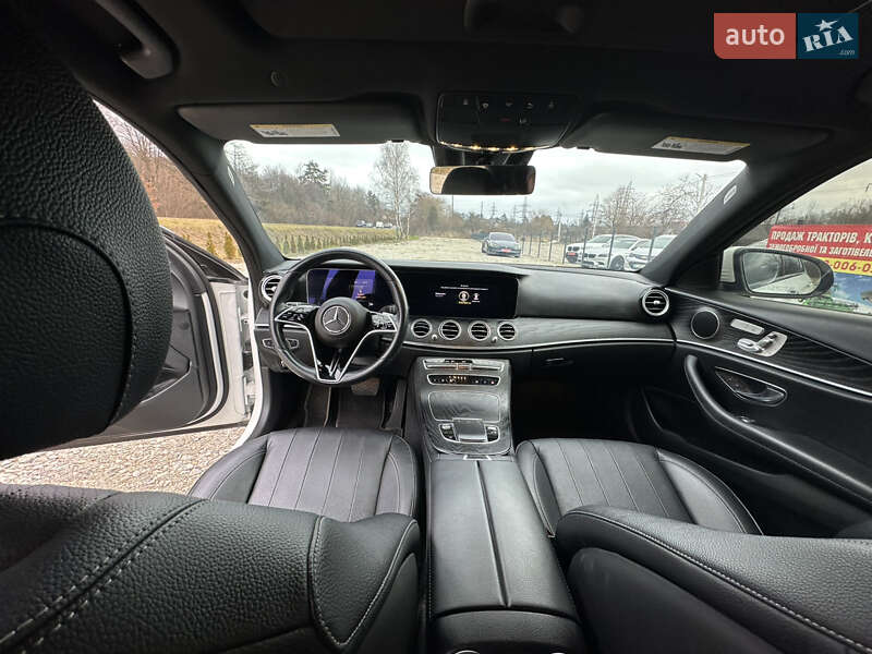Седан Mercedes-Benz E-Class 2021 в Новояворівську