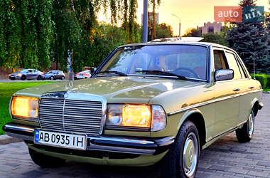 Седан Mercedes-Benz E-Class 1983 в Днепре