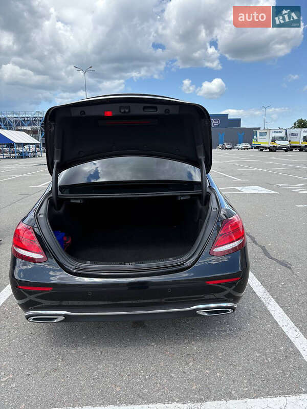 Седан Mercedes-Benz E-Class 2016 в Києві
