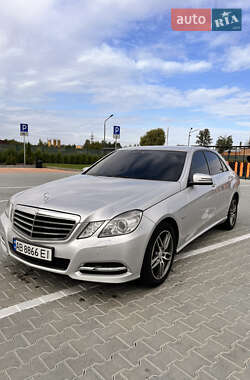 Седан Mercedes-Benz E-Class 2012 в Виннице