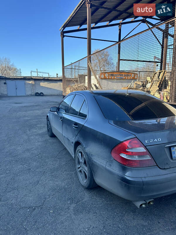 Седан Mercedes-Benz E-Class 2002 в Запоріжжі
