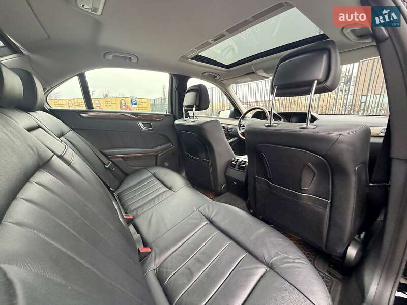 Седан Mercedes-Benz E-Class 2010 в Києві