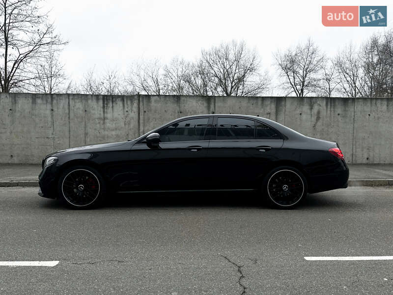 Седан Mercedes-Benz E-Class 2016 в Києві
