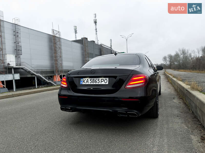Седан Mercedes-Benz E-Class 2016 в Києві