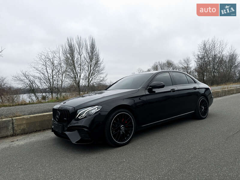 Седан Mercedes-Benz E-Class 2016 в Києві