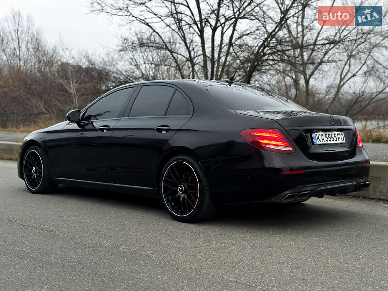 Седан Mercedes-Benz E-Class 2016 в Києві