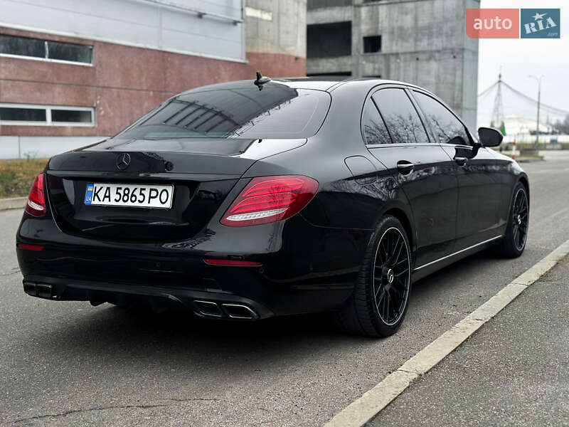 Седан Mercedes-Benz E-Class 2016 в Києві