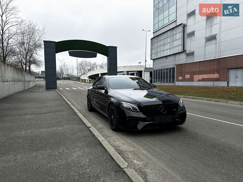 Седан Mercedes-Benz E-Class 2016 в Києві