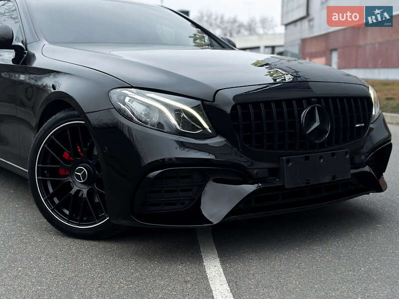 Седан Mercedes-Benz E-Class 2016 в Києві