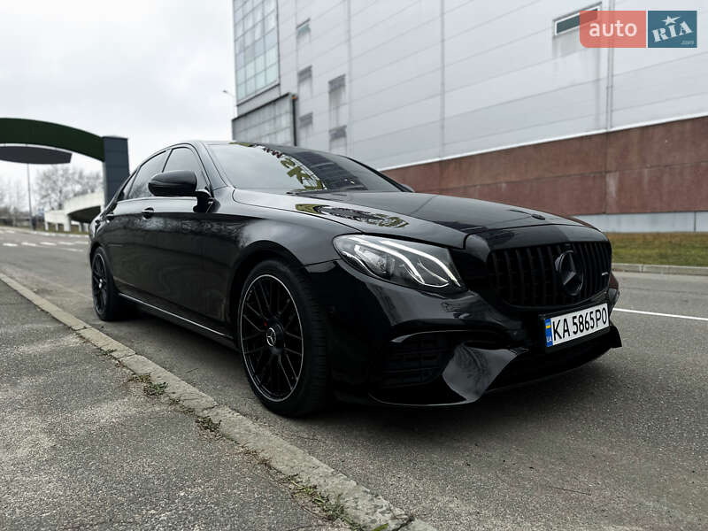 Седан Mercedes-Benz E-Class 2016 в Києві