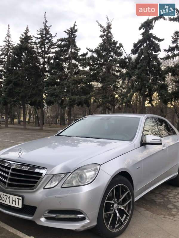 Mercedes-Benz E-Class 2010