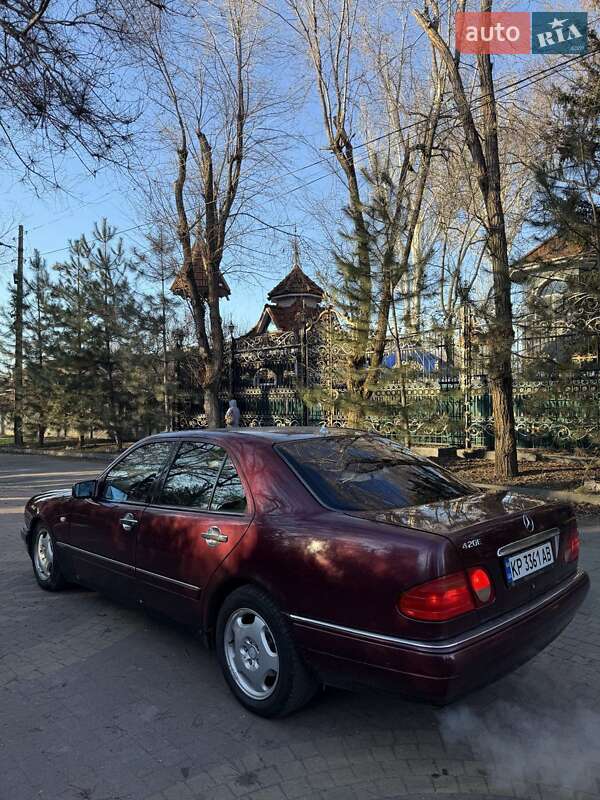 Седан Mercedes-Benz E-Class 1997 в Запорожье