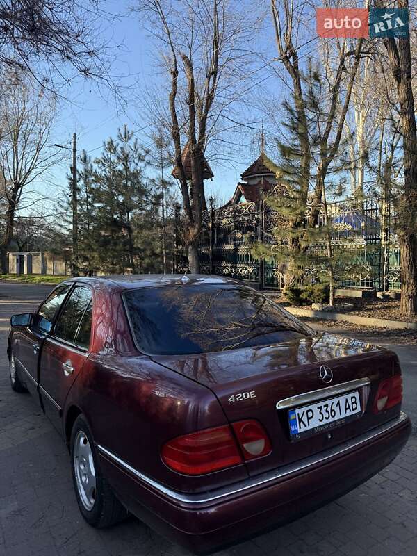 Седан Mercedes-Benz E-Class 1997 в Запорожье