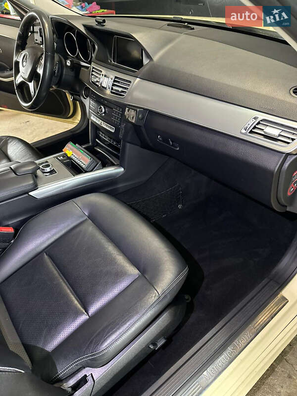 Універсал Mercedes-Benz E-Class 2016 в Чернівцях